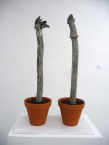 Tom Albrecht: Bleiblumen, 2010, Berlin, 13 x 13 x 53 cm, Bleirohre männlich weiblich, Tontopf, Erde Works